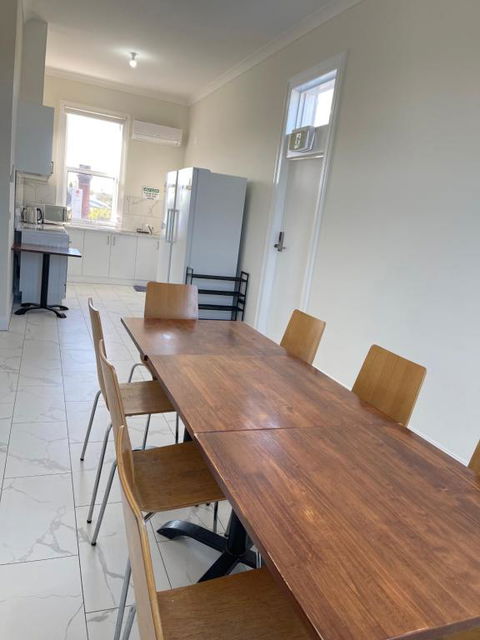 Riverside Hotel - Accommodation Search 3