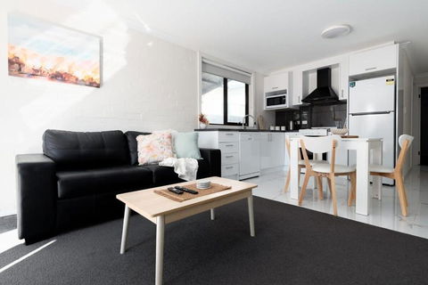 Riverside Gem With Parking And WiFi - Accommodation Search 0
