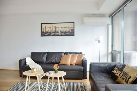 RiverView Spacious 3BR2Bath2Car WifiPoolGym Crown - Accommodation Search 0