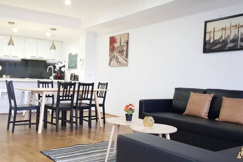 RiverView Spacious 3BR2Bath2Car WifiPoolGym Crown - Accommodation Search 2