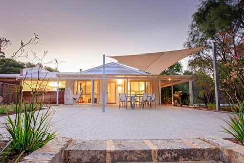 Salt Life - Accommodation Search 0