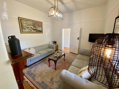 Roseland Cottage - CBD Heritage - Accommodation Search 2