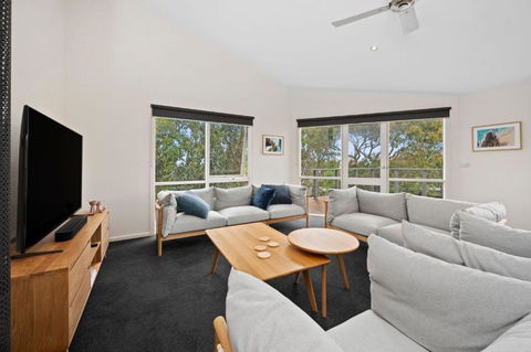 Roadknight Ocean Road View 236 - Accommodation Search 1