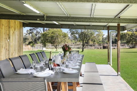 Roads End With Games Barn Ponies Alfresco Dining - Accommodation Search 2