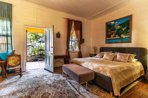 Robbie Burns Hotel Wyndham - Accommodation Search 0