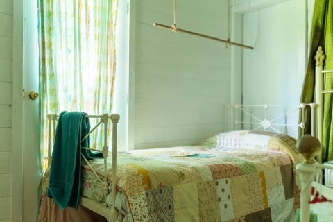 Robbie Burns Hotel Wyndham - Accommodation Search 3