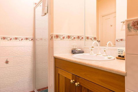 Robyn\'s Nest Lakeside Resort - Accommodation Search 2