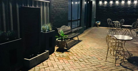 Rochester Tavern - Accommodation Search 3