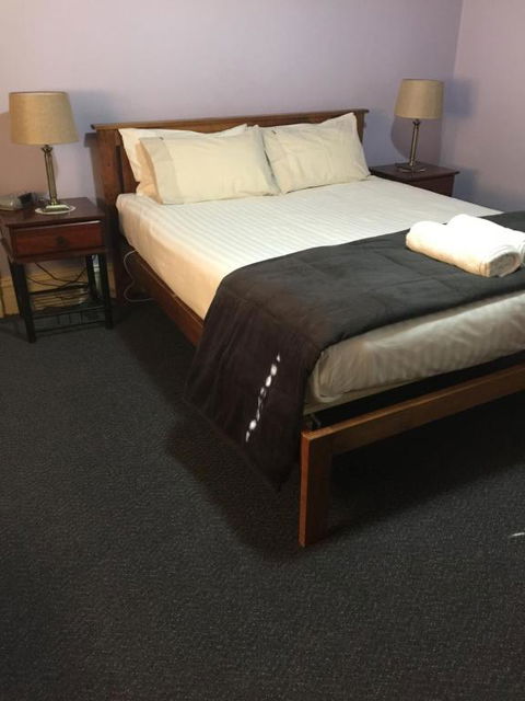 Rochester Tavern - Accommodation Search 0