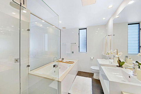 Rockpool No 4 Beachfront Unit - Accommodation Search 3