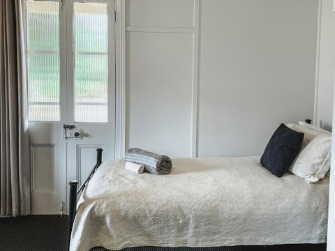 Roma Cottage On Roma Orchard - Accommodation Search 3