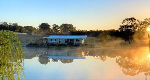 Romantic Lakehouse Set In A Private Vineyard In The Hunter Valley - Accommodation Search 1