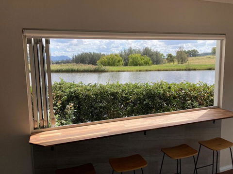 Romantic Lakehouse Set In A Private Vineyard In The Hunter Valley - Accommodation Search 3