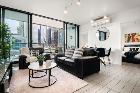 Rooftop Pool 2BR Apartment At Marvel Stadium With Free Parking - Accommodation Search 0