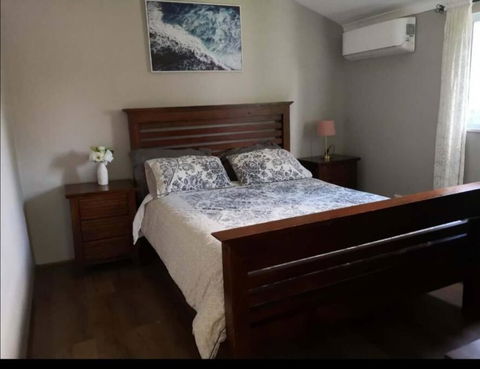 Roomy Rosegarden Flat In Roselands - Accommodation Search 0