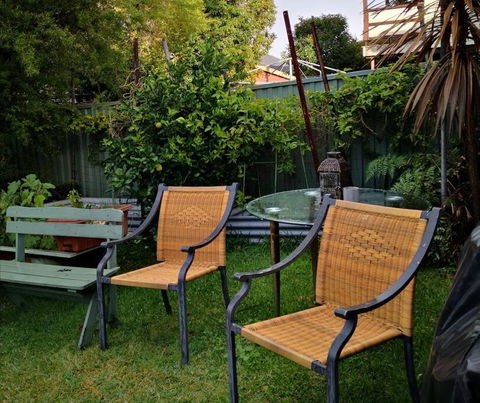 Roomy Rosegarden Flat In Roselands - Accommodation Search 2
