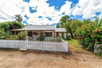 Rose Cottage Nannup with Accommodation Search