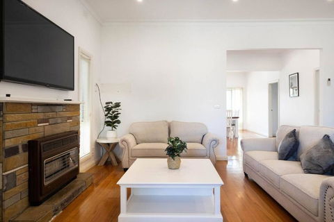 Rosebud Reset - A Beachside Group Getaway - Accommodation Search 1