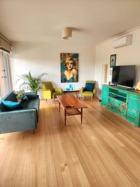 Rosebud Retro Retreat - Accommodation Search 0