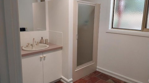 Roshnier Apartment - Accommodation Search 1