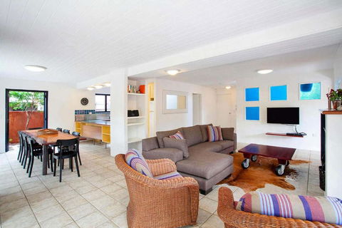 Ross Cres Spacious Private Beach House - Accommodation Search 2