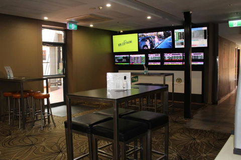 Royal Hotel Orange - Accommodation Search 2
