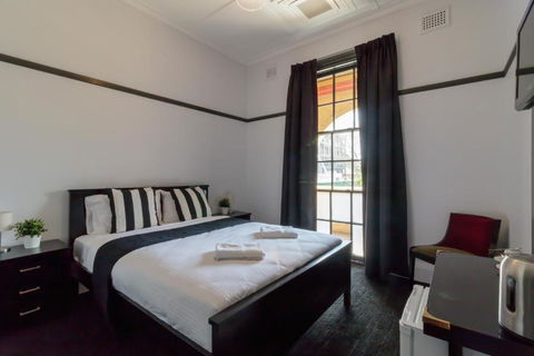 Royal Hotel Ryde - Accommodation Search 0