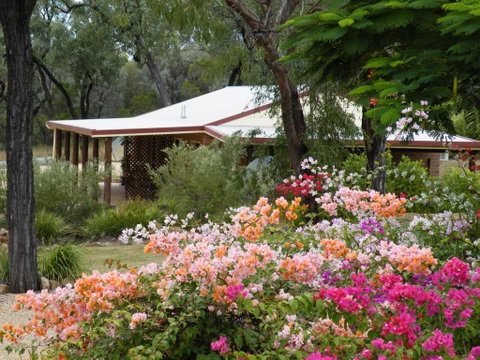 Rubyvale Motel & Holiday Units - An Adults Only Getaway - Accommodation Search 2