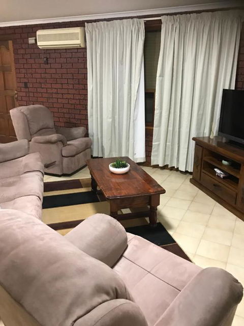 SA House - Accommodation Search 3