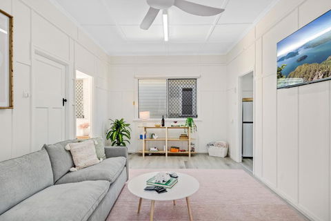 Sage Cottage! CBD Perfection! - Accommodation Search 0