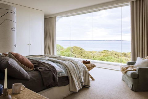 Sagres Queenscliff - Luxury House By The Beach - Accommodation Search 0