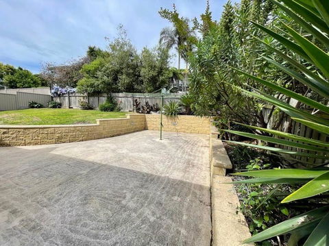 Sails To Sea - 4 Bedroom Pet Friendly Private Pool - Accommodation Search 2