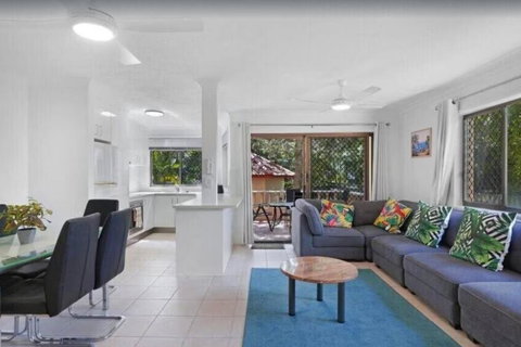 Salerno - Hosted By Burleigh Letting - Accommodation Search 0