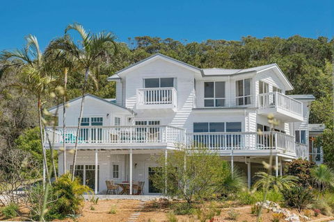 Salt Spray - Accommodation Search 0
