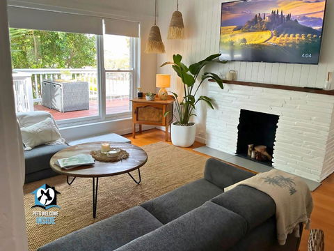 Saltwater Sunsets Seaside Haven With Ocean Views - Accommodation Search 2