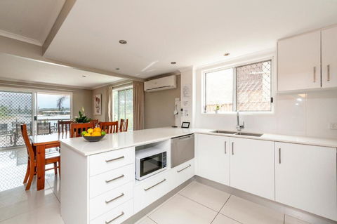 Saltwater Villas - Pet Friendly Accommodation - Accommodation Search 3