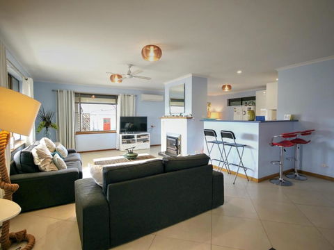 Salty Air Apartments Kingscote Kangaroo Island - Accommodation Search 3