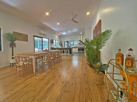 Salty Beach - Accommodation Search 1