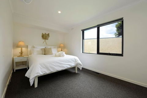 Salty Escape - Accommodation Search 3