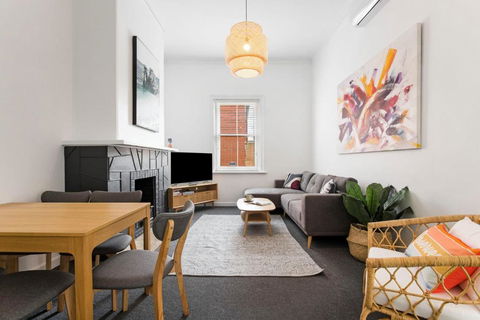 Salty Pines - 3BR House Glenelg South - Accommodation Search 0