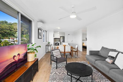 Salty Sea Breeze Apartment 500m To Waters Edge - Accommodation Search 0