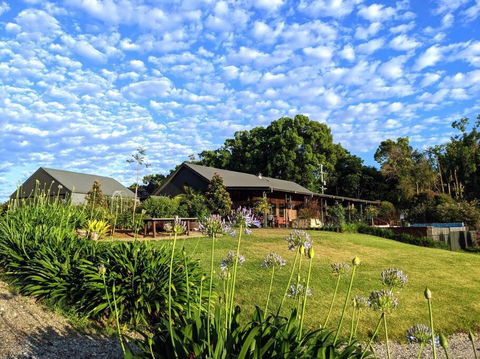 Samsara Farm Cottage - Stunning Hinterland Oasis - Accommodation Search 0