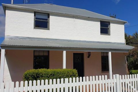Samuels Cottage C1860 - In The Heart Of Mudgee - Accommodation Search 0