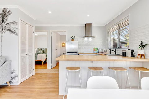 Sanbis Cabin - Hidden Boutique Retreat, Sea Views - Accommodation Search 3