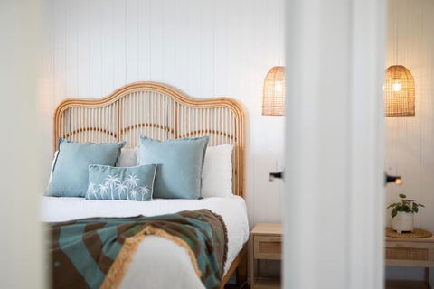 Sanbis Cabin - Hidden Boutique Retreat, Sea Views - Accommodation Search 0