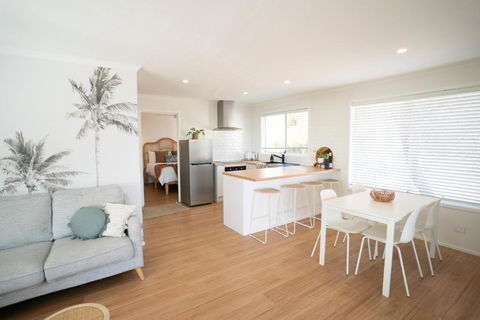Sanbis Cabin - Hidden Boutique Retreat, Sea Views - Accommodation Search 2