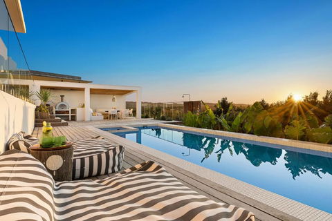 Sanctuary Spaces - Sundowner - Accommodation Search 1