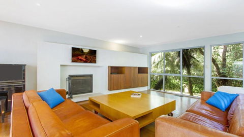 Sand & Sea - Pearl Beach With Pool - Accommodation Search 2