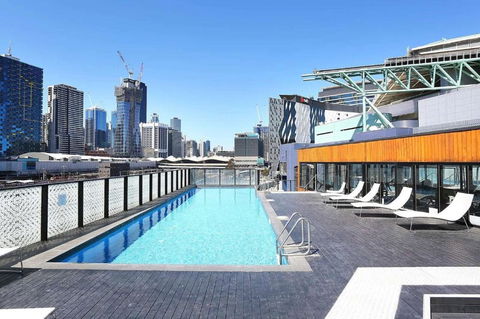 Rooftop Pool Stunning Apt At Marvel Stadium With Free Parking - Accommodation Search 2