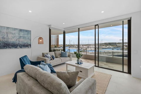 Sailview Escape - A Tranquil Marina Hideaway - Accommodation Search 0